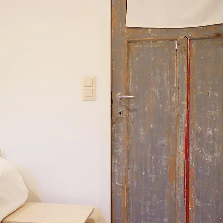 Well-situated And Comfortable Gante