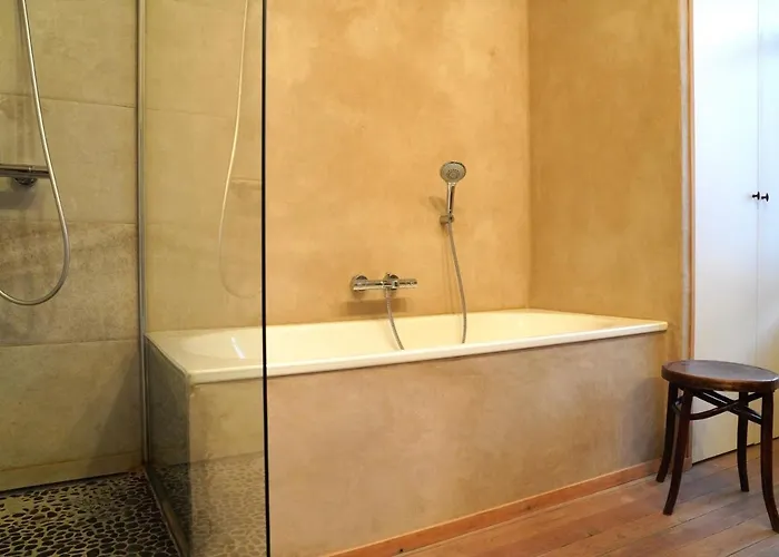 Well-situated And Comfortable Gand